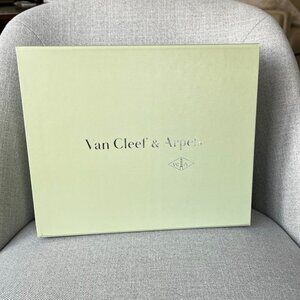 Van Cleef & Arpels VCA Sage Green Box